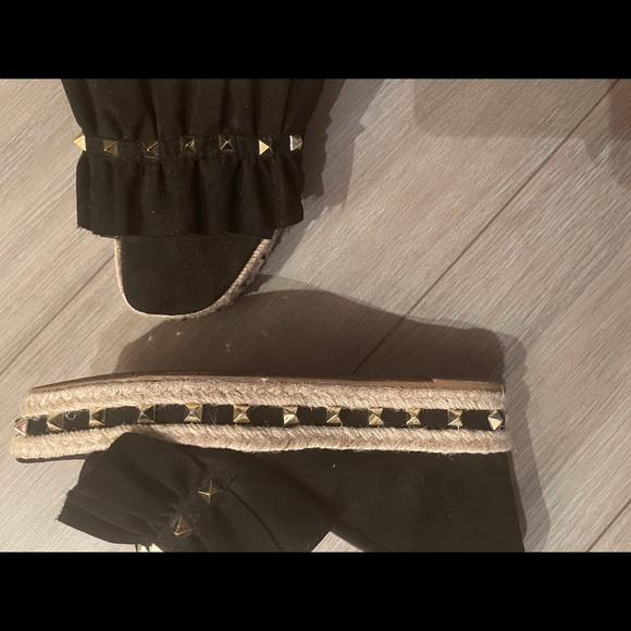 Beautiful shoes worn twice - Picture 1 of 5